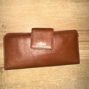 Fossil Tan Leather Clutch Wallet